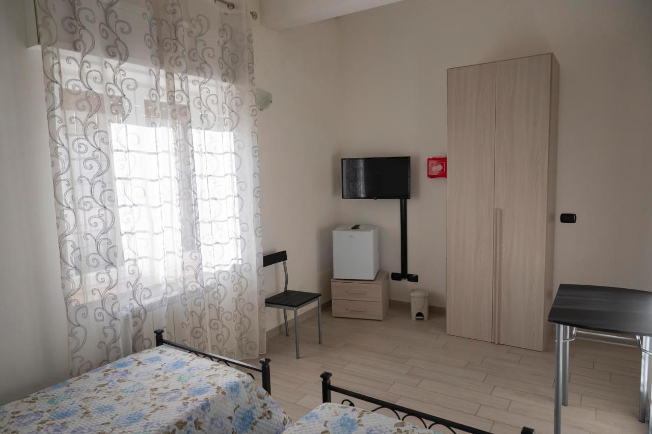 Il Giardino Dell'Eden Bed & Breakfast Acilia Exterior photo