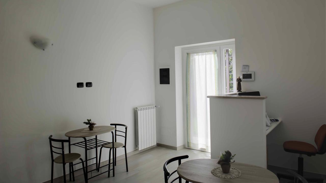 Il Giardino Dell'Eden Bed & Breakfast Acilia Exterior photo