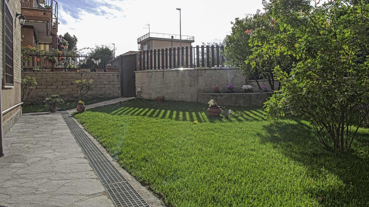Il Giardino Dell'Eden Bed & Breakfast Acilia Exterior photo